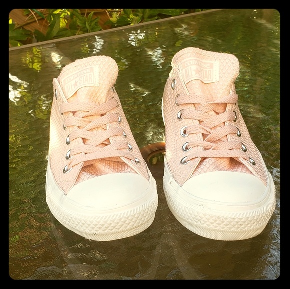 Converse Shoes - Converse pink crepe low top